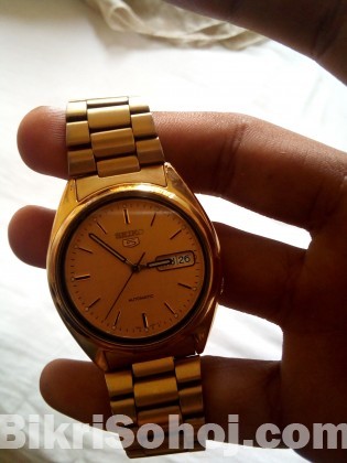 SEIKO 5 gold